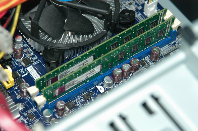 Dung lượng RAM hiển thị sai trên máy hoặc máy tính không nhận đủ RAM cần dùng