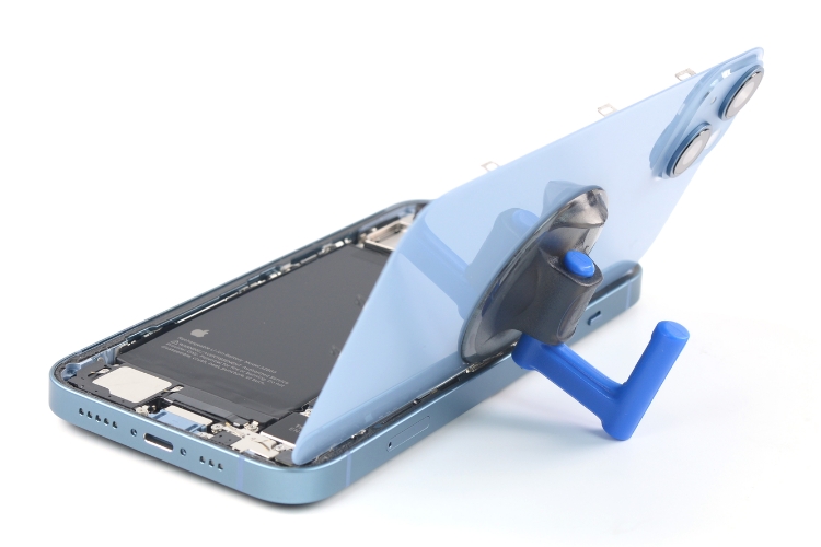 Thay vỏ iPhone 15 tại địa điểm uy tín sẽ giúp kéo dài tuổi thọ thiết bị của bạn