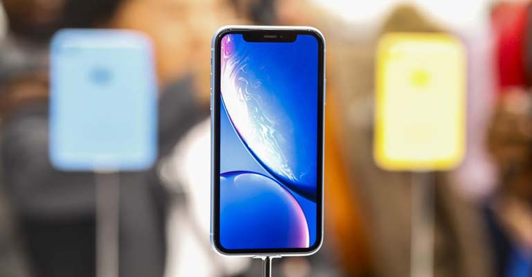 Dịch vụ thay pin iPhone XR chính hãng nhanh chóng chỉ trong 15 phút