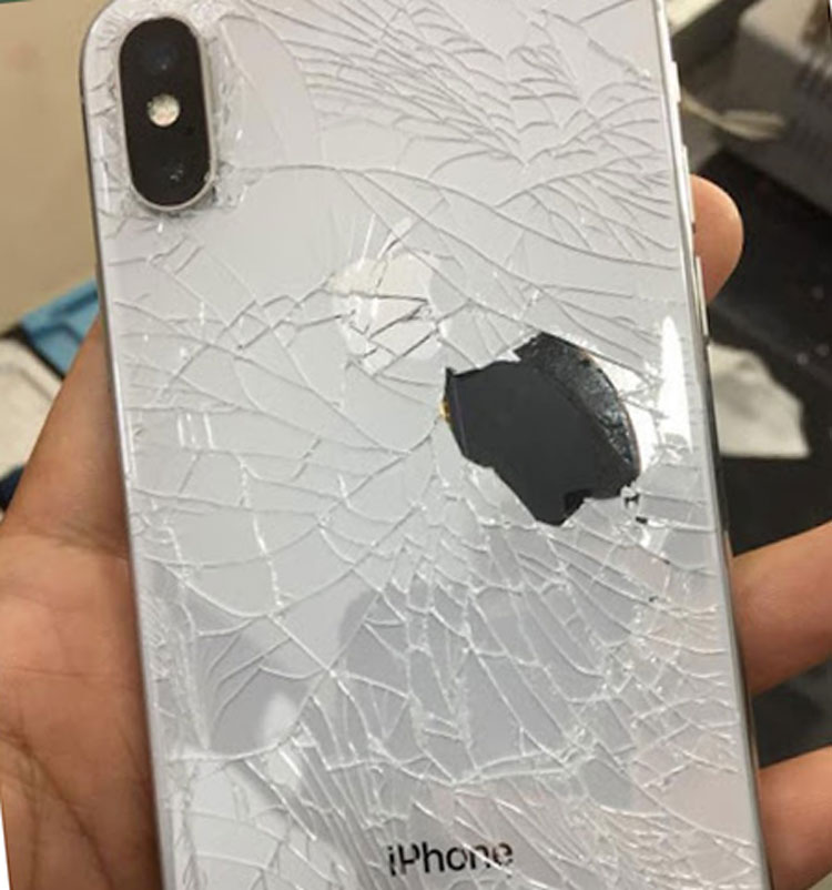 iPhone X bị hỏng vỏ