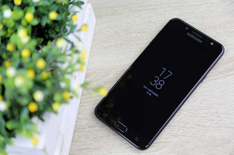 So sánh và đánh giá tổng quát Samsung Galaxy J7 Plus & Galaxy J7 Pro