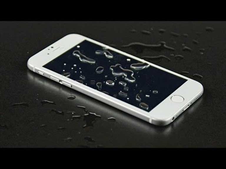 iPhone X bị loạn cảm ứng vì bị vào nước