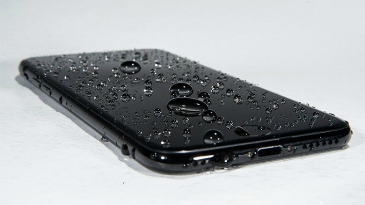 Vậy, các dòng iPhone nào có khả năng kháng nước?