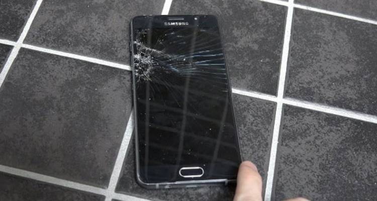 mặt kính samsung galaxy j7 plus bị vỡ