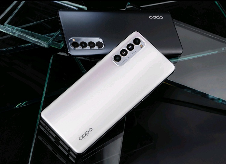 Oppo Reno4 Pro sở hữu công nghệ sạc nhanh vượt trội hơn nhiều đối thủ khác 