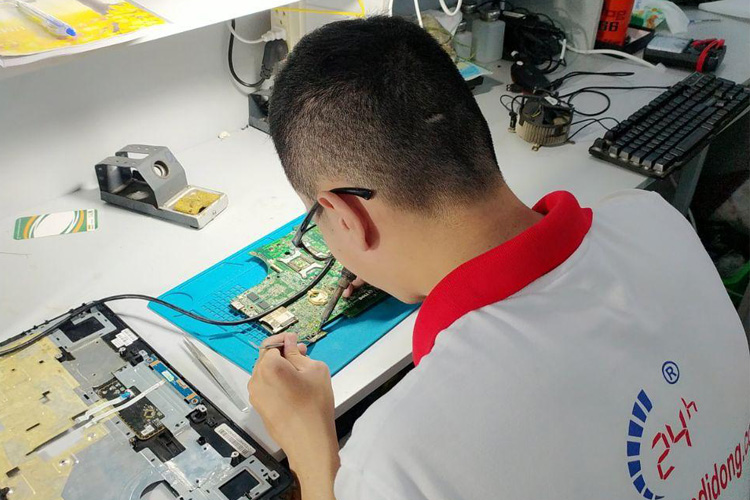 trung tâm 24h đào tạo kỹ thuật viên sửa chữa điện thoại và laptop chất lượng cao