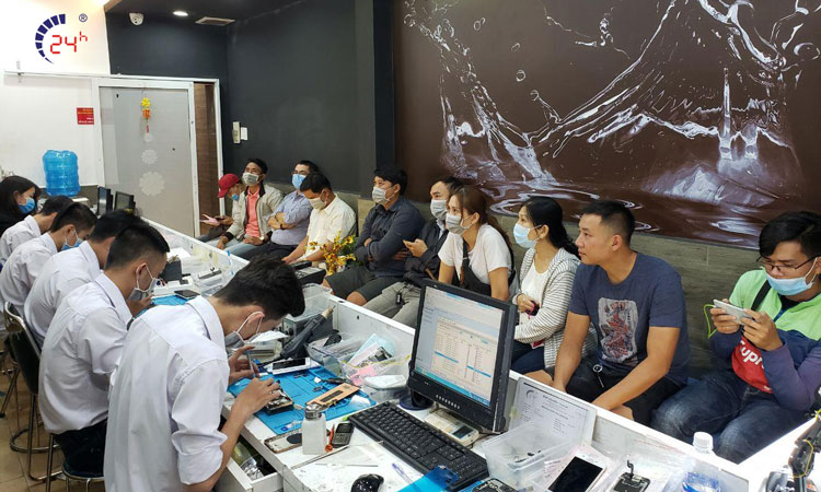 dịch vụ thay màn hình iPhone 12